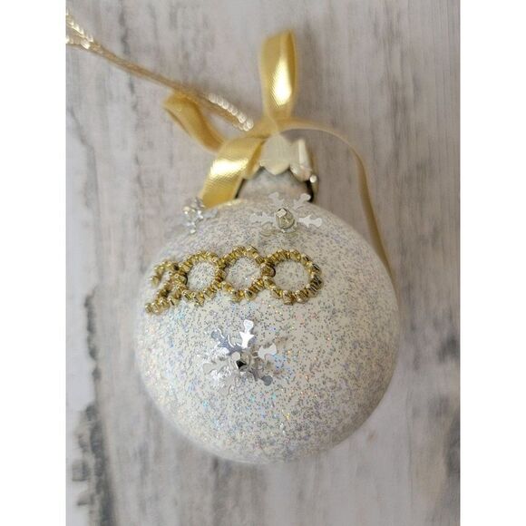 Mini 2000 glitter snowflake ball ornament Xmas decor - Picture 1 of 5